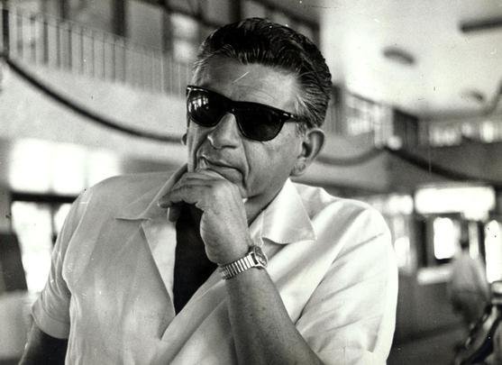 Fotos da carreira do polmico tcnico Yustrich, o Homo