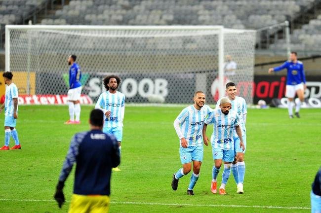Fotos de Cruzeiro x Londrina, no Mineiro, pela 15 rodada da Srie B