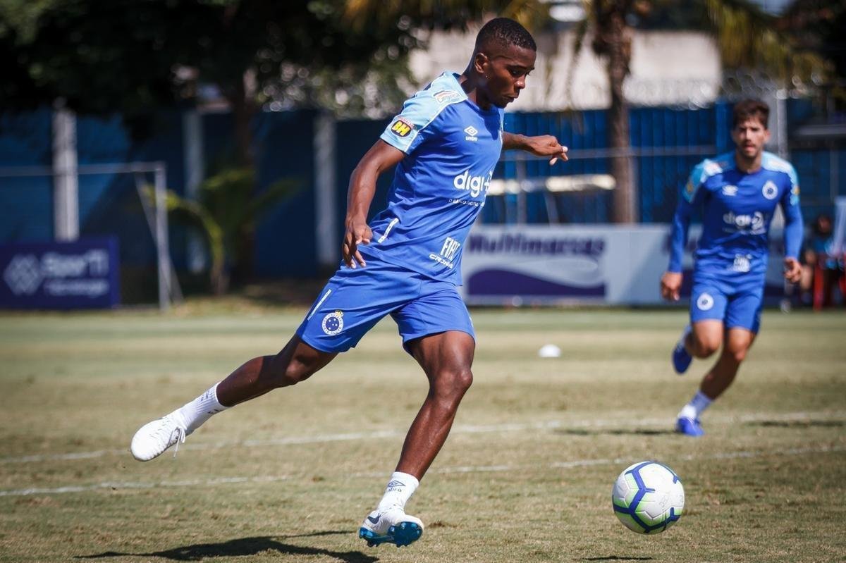 Cruzeiro se prepara para a partida contra o So Paulo, no domingo, s 16h, no Morumbi