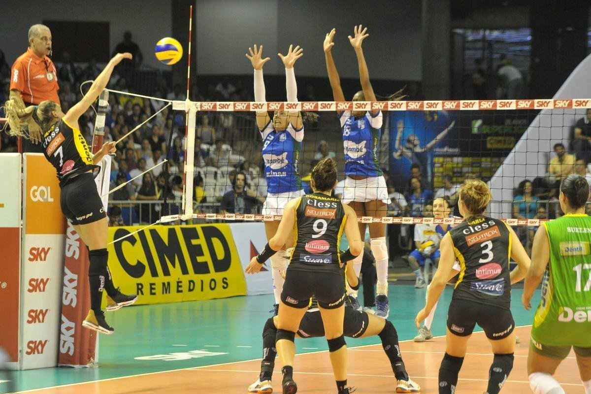 Minas x Praia: veja fotos da primeira partida da final