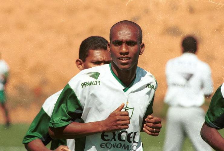 Evanílson (lateral-direito) - América (1998, 2009-2010); Cruzeiro (1999); Atlético (2005)