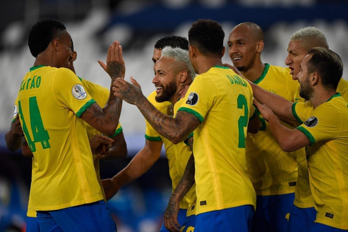Brasil e Peru se enfrentaram pela segunda rodada do Grupo B da Copa Amrica