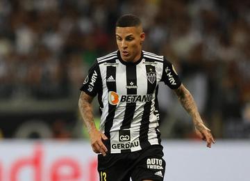 Galo tinha débito com os espanhóis devido à contratação do lateral Guilherme Arana, no início de 2020; clube agora está livre para registrar novos jogadores