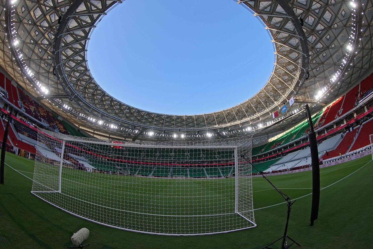 Estdio Al Thumama: arena da Copa tem capacidade para 40 mil torcedores e fica em Doha, capital do Catar. Foi projetado por pessoas nascidas no pas e reflete tradio familiar catari
