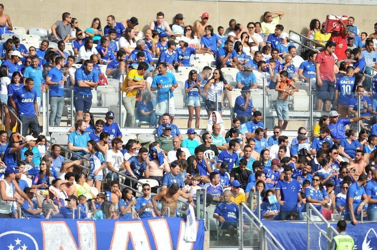 Fotos do jogo entre Cruzeiro e Atltico-PR, no Mineiro, pela 32 rodada do Brasileiro