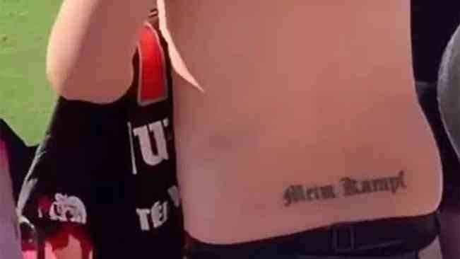Torcedor com tatuagem nazista é expulso de estádio em jogo do Brasil-RS 