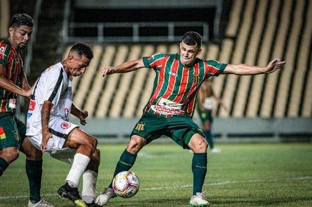 Sampaio Corrêa - fez apenas quatro jogos em 2020. Na Copa do Brasil, foi eliminado pelo Águia Negra, do Mato Grosso do Sul, com derrota por 2 a 1. No Campeonato Maranhense está invicto, com duas vitórias e um empate - segundo lugar, com sete pontos. O técnico João Brigatti tem como equipe base Andrey; Kellyton, Lucão, Paulo Sérgio e João Victor; Ricardo Capanema, Everton Dias, Joãozinho e Eloir; Luan e Roney.