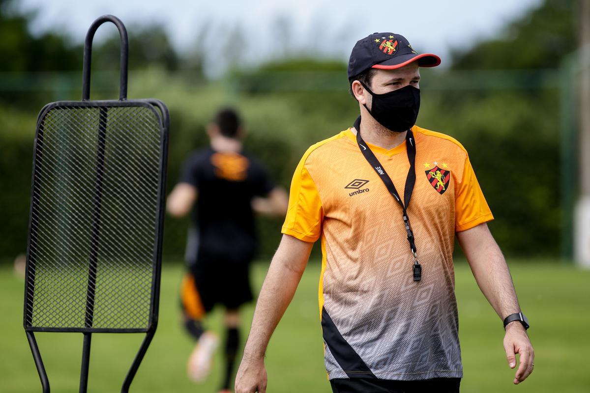 Nesta quinta-feira, sob o comando do treinador Daniel Paulista, Sport realizou primeiro trabalho ttico aps retorno s atividades