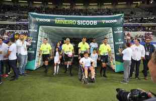 Mulheres foram homenageadas no Mineiro antes de jogo entre Cruzeiro e URT (Juarez Rodrigues/EM D.A Press)