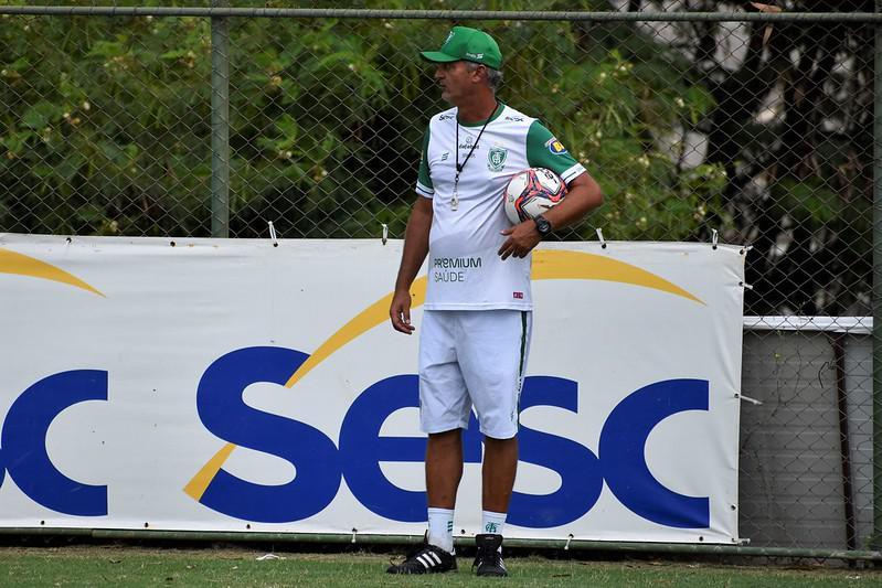 O América treinou nesta quinta-feira (11), no CT Lanna Drumond, em Belo Horizonte. A atividade visou o confronto contra a Caldense, pela 4ª rodada do Campeonato Mineiro. A partida será realizada no Estádio Independência, às 21h do próximo sábado (13).