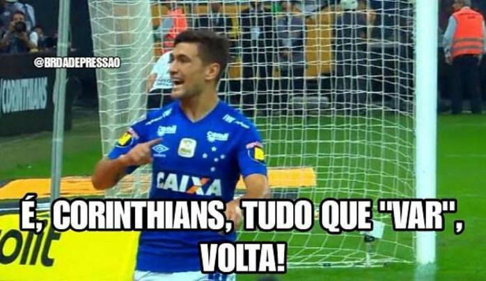 Memes: torcida do Cruzeiro provoca rivais aps conquista do hexa da Copa do Brasil