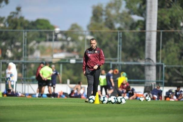 Imagens do treino da Venezuela em Belo Horizonte