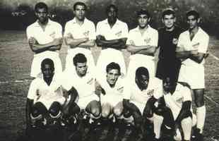 Maio/1968 - Time do Santos campeo paulista. Da esquerda para a direita: Carlos Alberto, R. Delgado, Clodoaldo, Claudio, Joel e Rildo. Agachados: Toninho, Lima, Douglas, Pele e Edu.