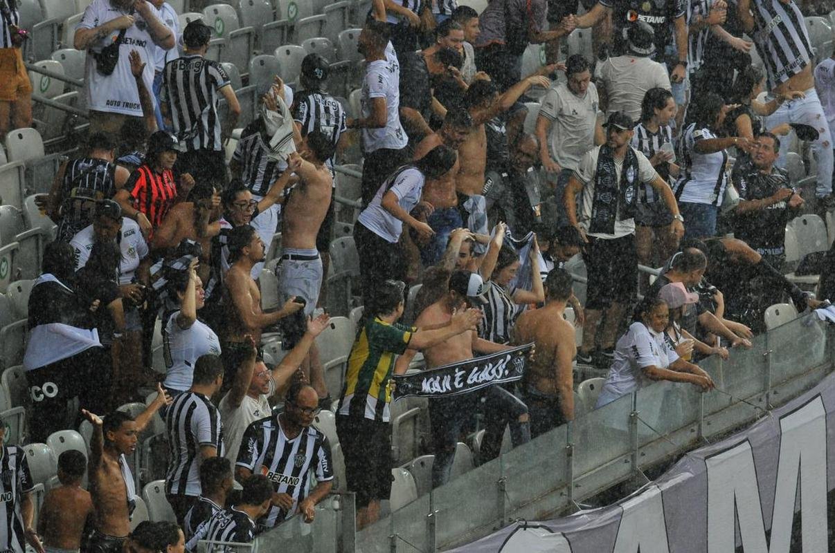 Torcida do Atltico no clssico contra o Amrica, no Mineiro, pela Copa Libertadores