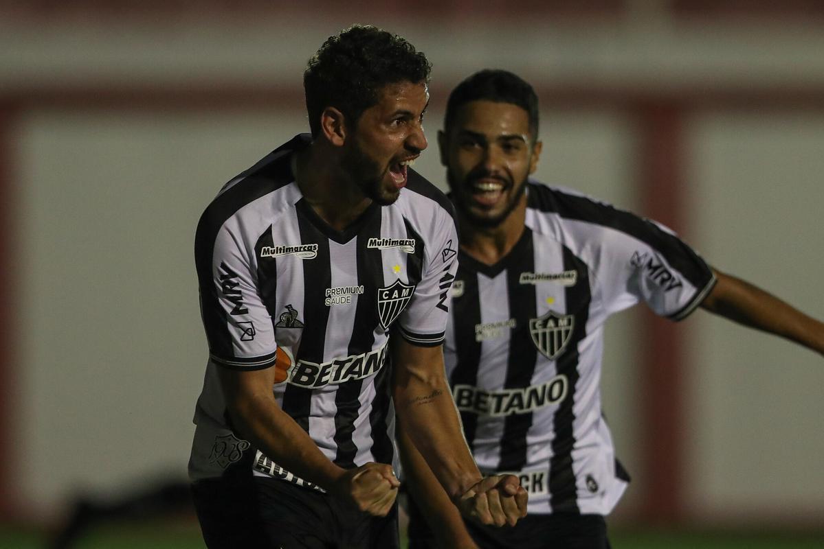 Tombense e Atlético se enfrentaram nesta quinta-feira (4), em partida válida pela 2ª rodada do Campeonato Mineiro. O confronto foi realizado no Estádio Antônio Guimarães de Almeida, em Tombos. No primeiro tempo, uma queda de energia paralisou a partida por cerca de 20 minutos.