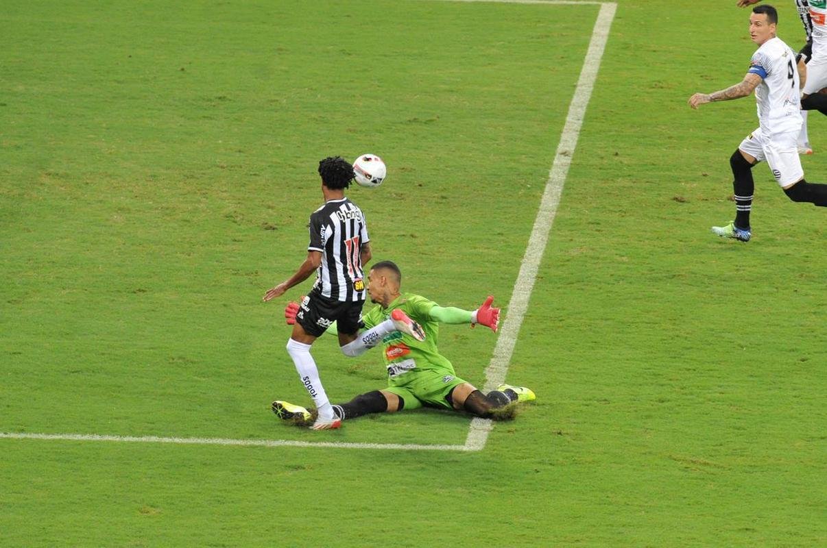 O Atltico recebeu o Athletic nesta tera-feira (15), no Mineiro, em Belo Horizonte. A partida, vlida pela 7 rodada do Campeonato Mineiro de 2022, marcou o centsimo jogo do goleiro Everson com a camisa do Galo.