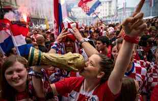 Torcedores croatas lotaram as ruas da capital Zagreb para assistir  final da Copa do Mundo
