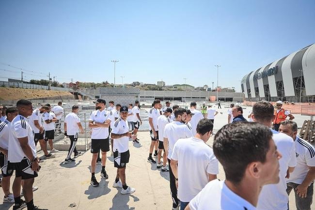 Na manh deste sbado (24/9), jogadores, comisso tcnica e diretoria do Atltico visitaram as obras da Arena MRV, futura casa do Galo.