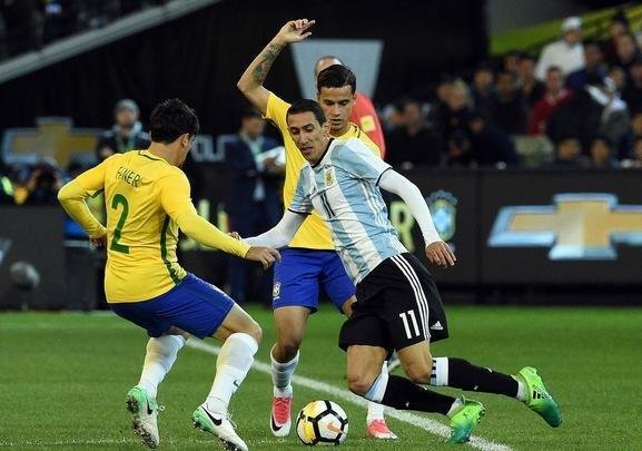 Brasil e Argentina se enfrentaram na manh desta sexta-feira, na Austrlia 