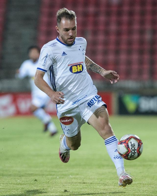 Cruzeiro venceu URT por 2 a 0, com gols de Manoel e Marcinho, e chegou a quatro pontos no Campeonato Mineiro