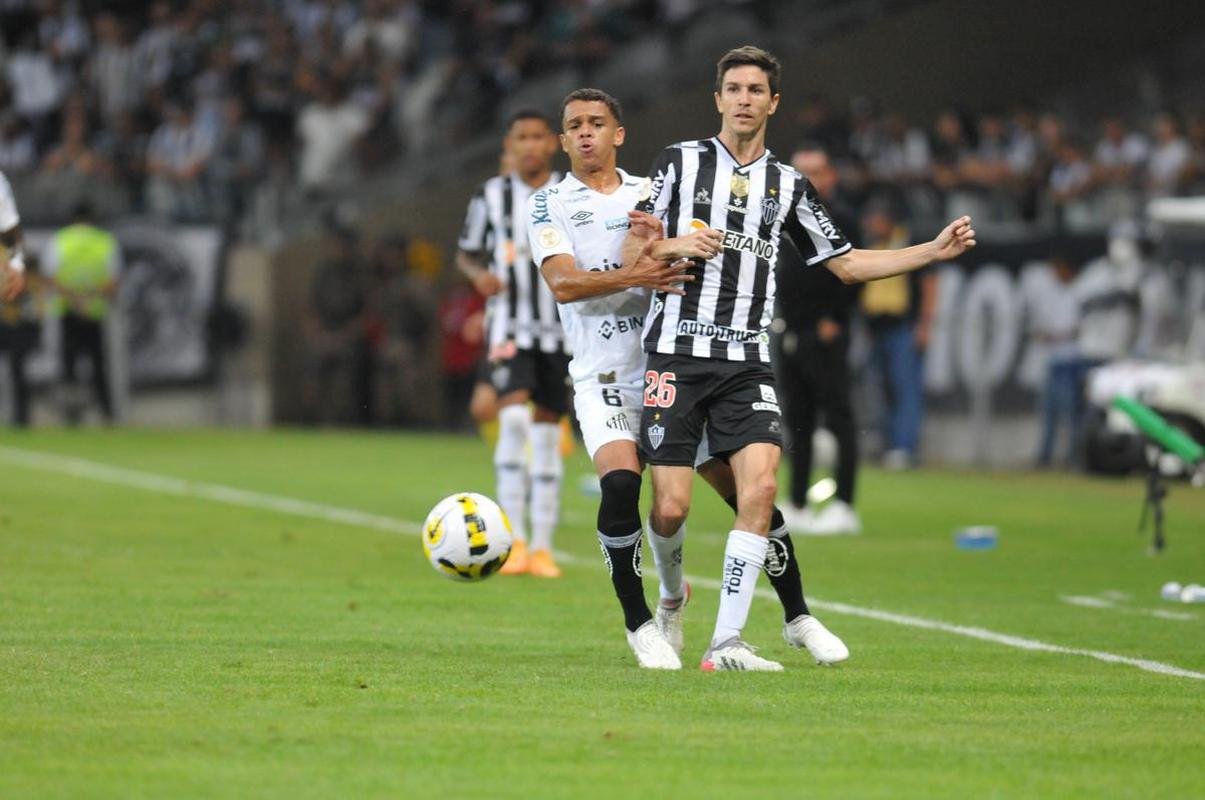 Fotos do jogo entre Atltico e Santos, no Mineiro, em Belo Horizonte, pela 11 rodada do Campeonato Brasileiro