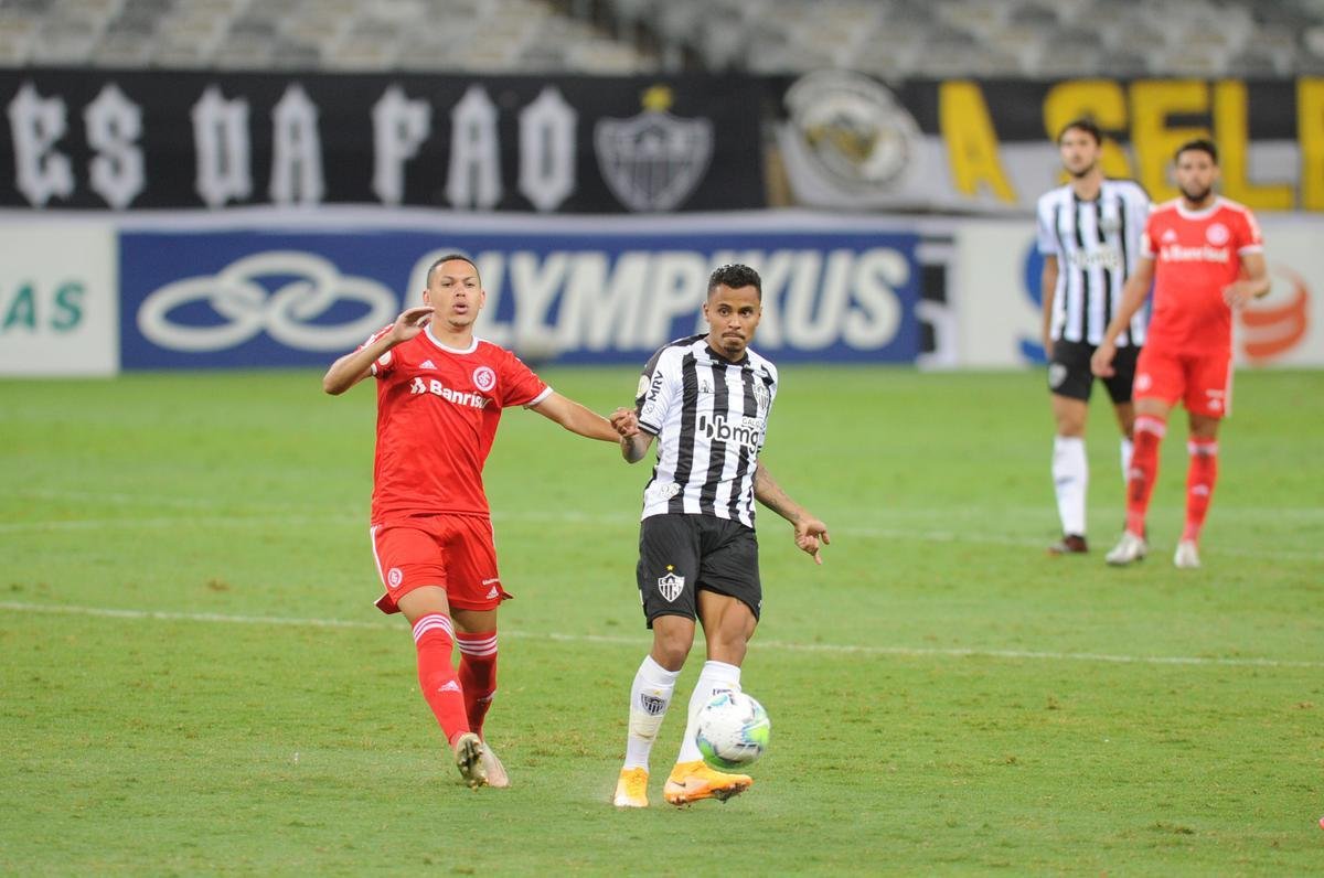 Jogo entre Atltico e Internacional, no Mineiro, terminou empatado por 2 a 2