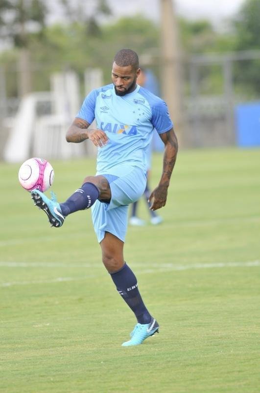 Com gols de Judivan e Rafael Sobis, Cruzeiro venceu Betinense por 2 a 0 em jogo-treino