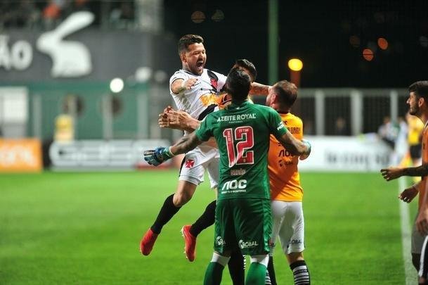 Equipes se enfrentam em jogo adiado da 21 rodada do Campeonato Brasileiro