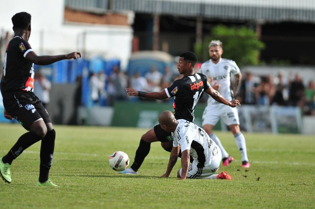 Fotos do jogo entre Athletic x Atltico, pelo Campeonato Mineiro