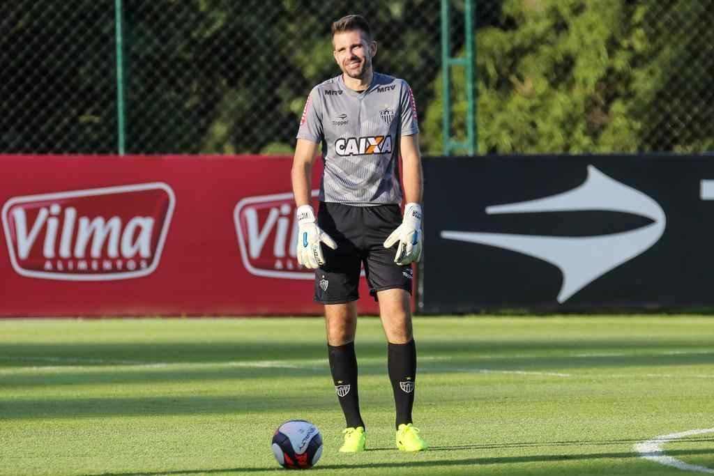 Fotos do treino do Galo com Victor e Luan em campo