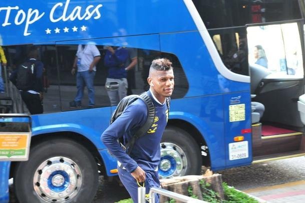Delegao do Equador desembarcou nesta tera-feira em Belo Horizonte, onde estrear na Copa Amrica