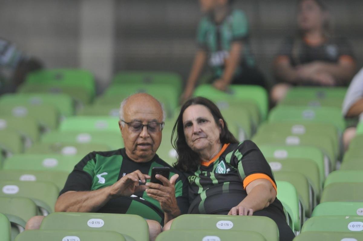 Torcida alviverde compareceu ao Independncia para a estreia do Coelho na temporada