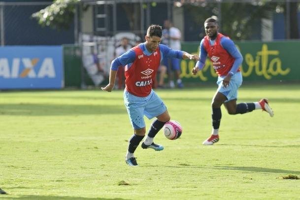 Com gols de Judivan e Rafael Sobis, Cruzeiro venceu Betinense por 2 a 0 em jogo-treino