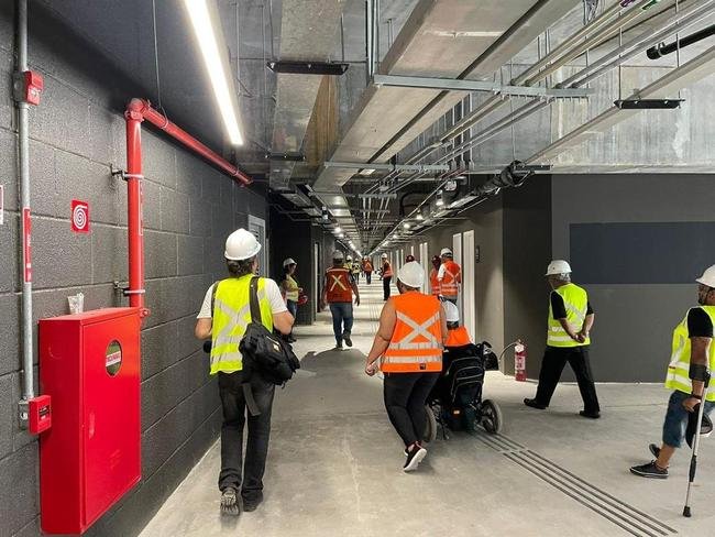 Fotos da visita feita por pessoas com deficincia na Arena MRV, nesta quinta-feira (9/2)
