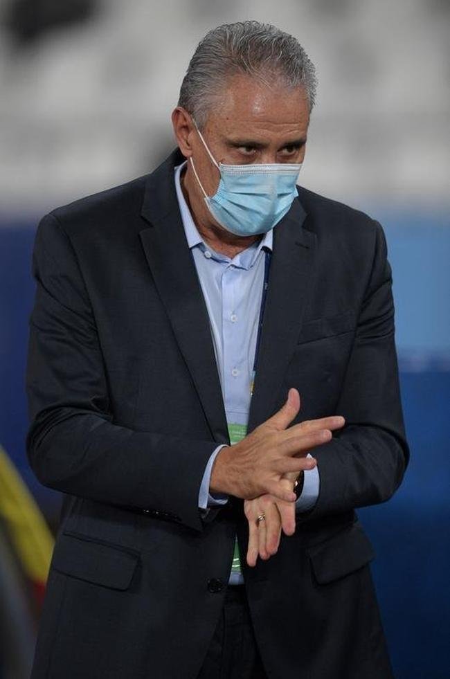 Brasil e Colmbia se enfrentaram no Estdio Nilton Santos, pelo Grupo B da Copa Amrica 