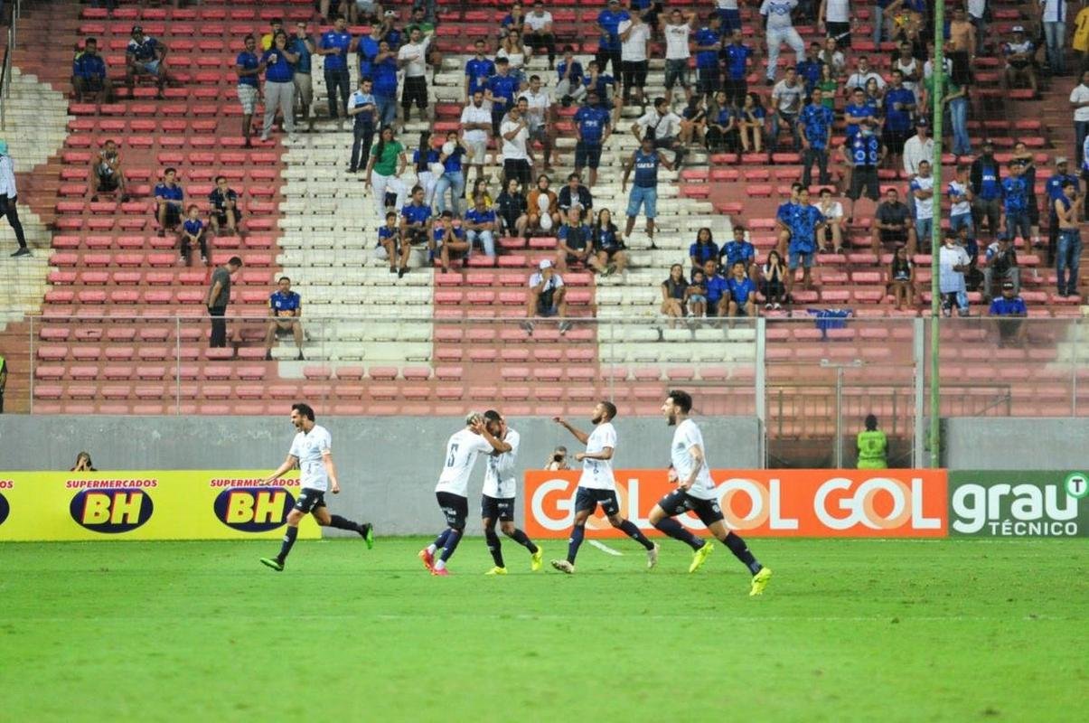Fotos do jogo entre Cruzeiro e Remo, no Independncia, em BH, pela 32 rodada da Srie B do Brasileiro