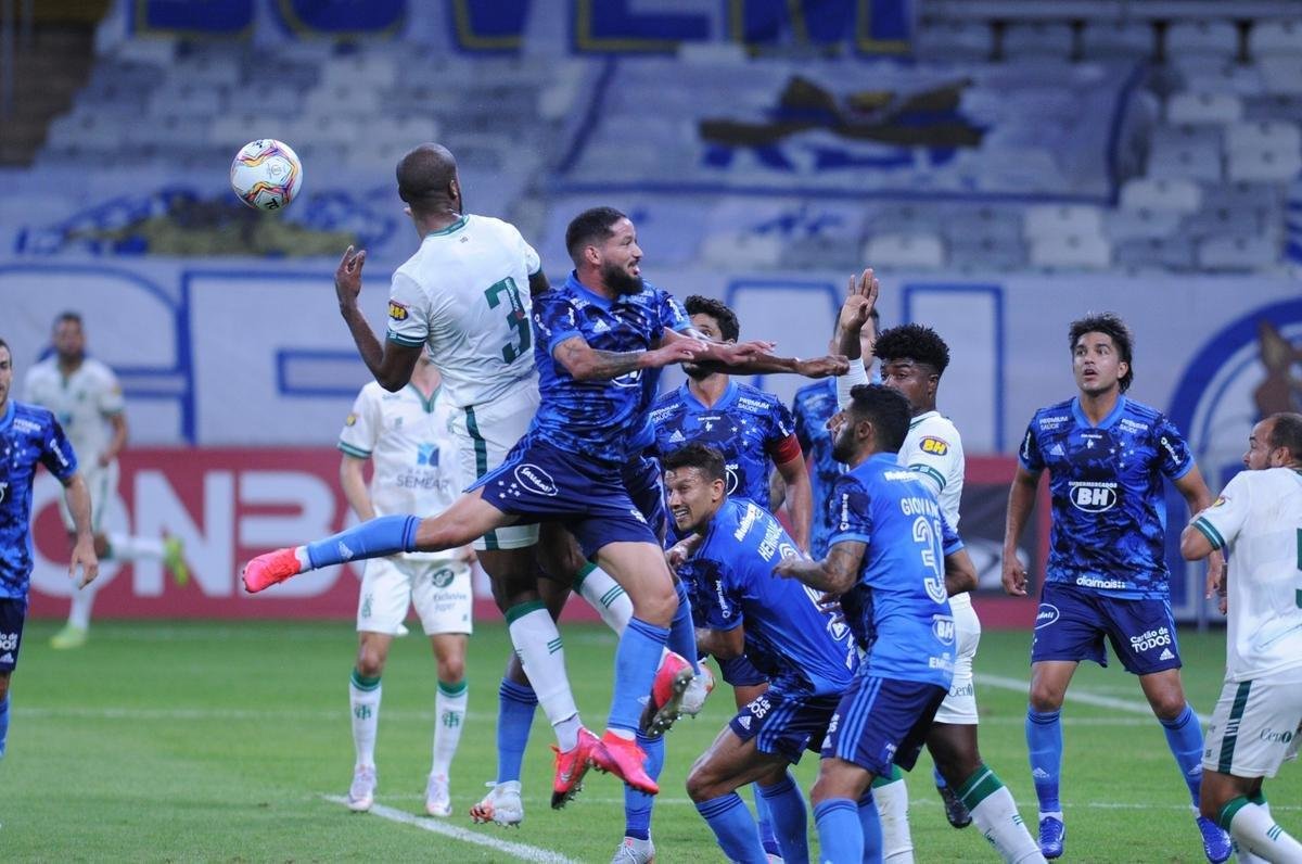 Fotos do duelo entre Cruzeiro e Amrica, pela Srie B, no Mineiro