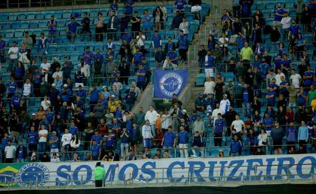 Aficionados del Cruzeiro en el Arena do Gr