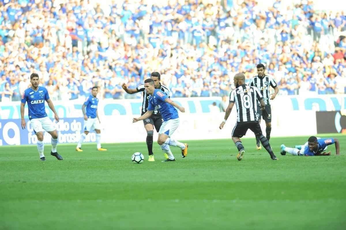Imagens do jogo entre Cruzeiro e Botafogo, pela 19 rodada do Brasileiro, no Mineiro