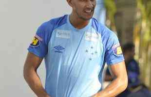 Treino do Cruzeiro nesta segunda marcou o batismo do colombiano Luis Orejuela, reforo para 2019