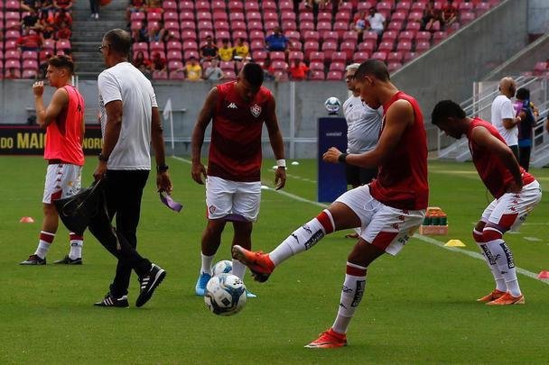 Partida entre Sport e Vitria, na Arena de Pernambuco, pela Copa do Nordeste