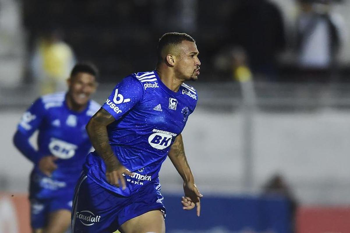 Ponte Preta x Cruzeiro: veja as fotos do jogo no Moiss Lucarelli, em Campinas, pela 32 rodada da Srie B do Campeonato Brasileiro