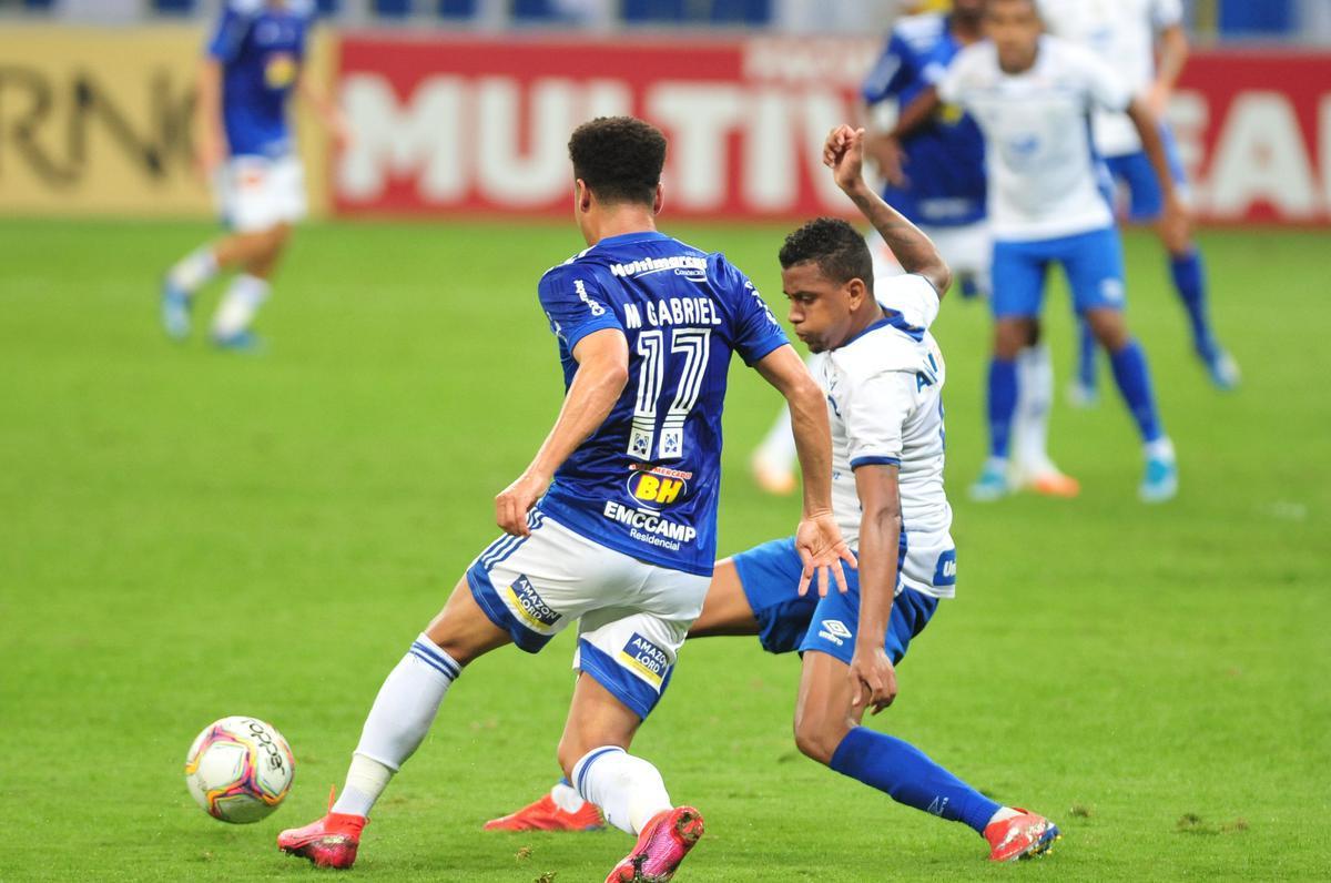 Fotos da derrota do Cruzeiro para o Ava, por 1 a 0, no Mineiro, pela 11 rodada da Srie B do Brasileiro