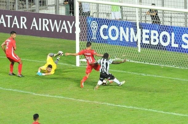 No segundo tempo, Atltico pressionou o Unin La Calera e chegou ao gol com Alerrandro: 1 a 0