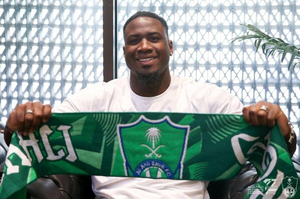 8 - Marco (Al Ahli-ARA): 4,5 milhes de euros