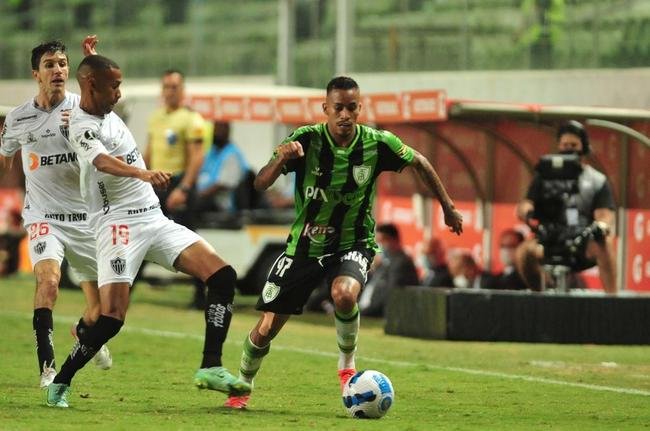 Fotos da reta final do primeiro tempo no Independncia