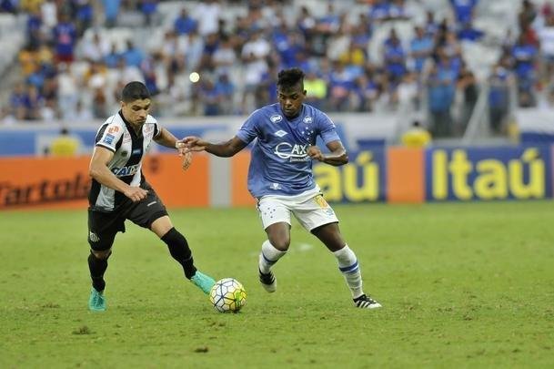 Confira detalhes da nova terceira camisa lanada pelo Cruzeiro