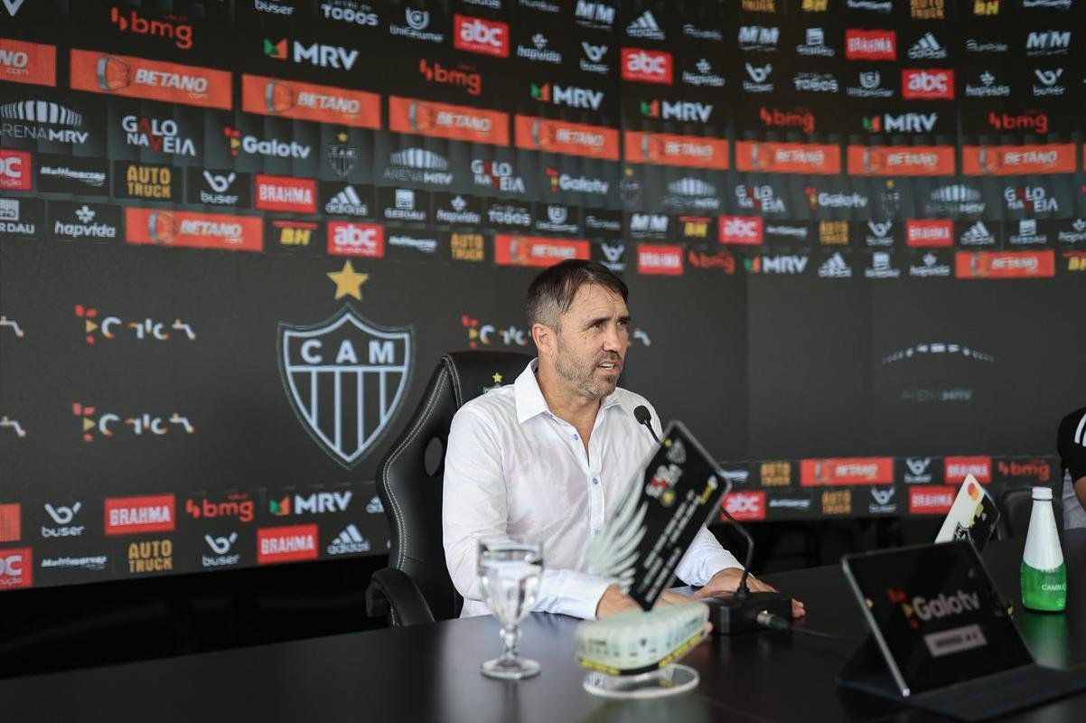 Fotos da apresentao de Eduardo Coudet no Atltico