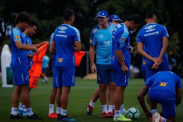 Treino do Cruzeiro nesta segunda-feira, na Toca da Raposa II. Time de Rogrio Ceni enfrenta o Cear na quarta-feira, s 19h30, no Castelo, em Fortaleza, pela 21 rodada do Campeonato Brasileiro