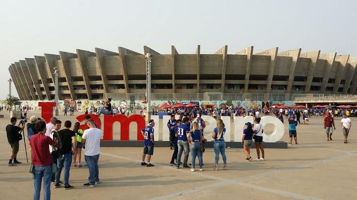 Campanha de identidade de Minas Gerais tem interveno semelhante ao letreiro de Amsterd, na Holanda